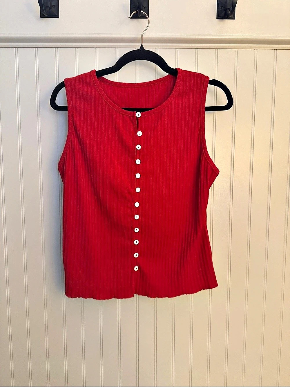 Red Ribbed Button Front Tank Top - Picture 2 of 3